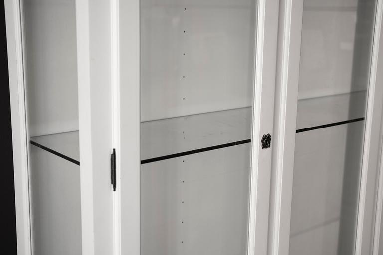 Display cabinet, 20th/21st century.