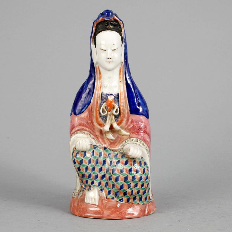 GUANYIN, porslin, Qing dynastin Qianlong (1736-95).