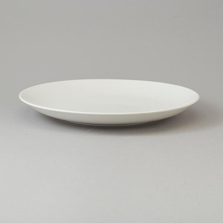 55 pcs of 'Blå Eld' porcelain service by Hertha Bengtsson fr Gustavsberg, second half of the 20th century.