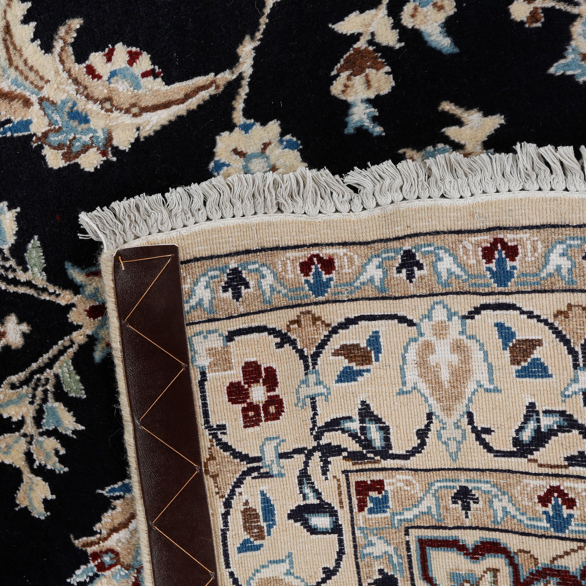 MATTA, Nain part silk, 179 x 106 cm.