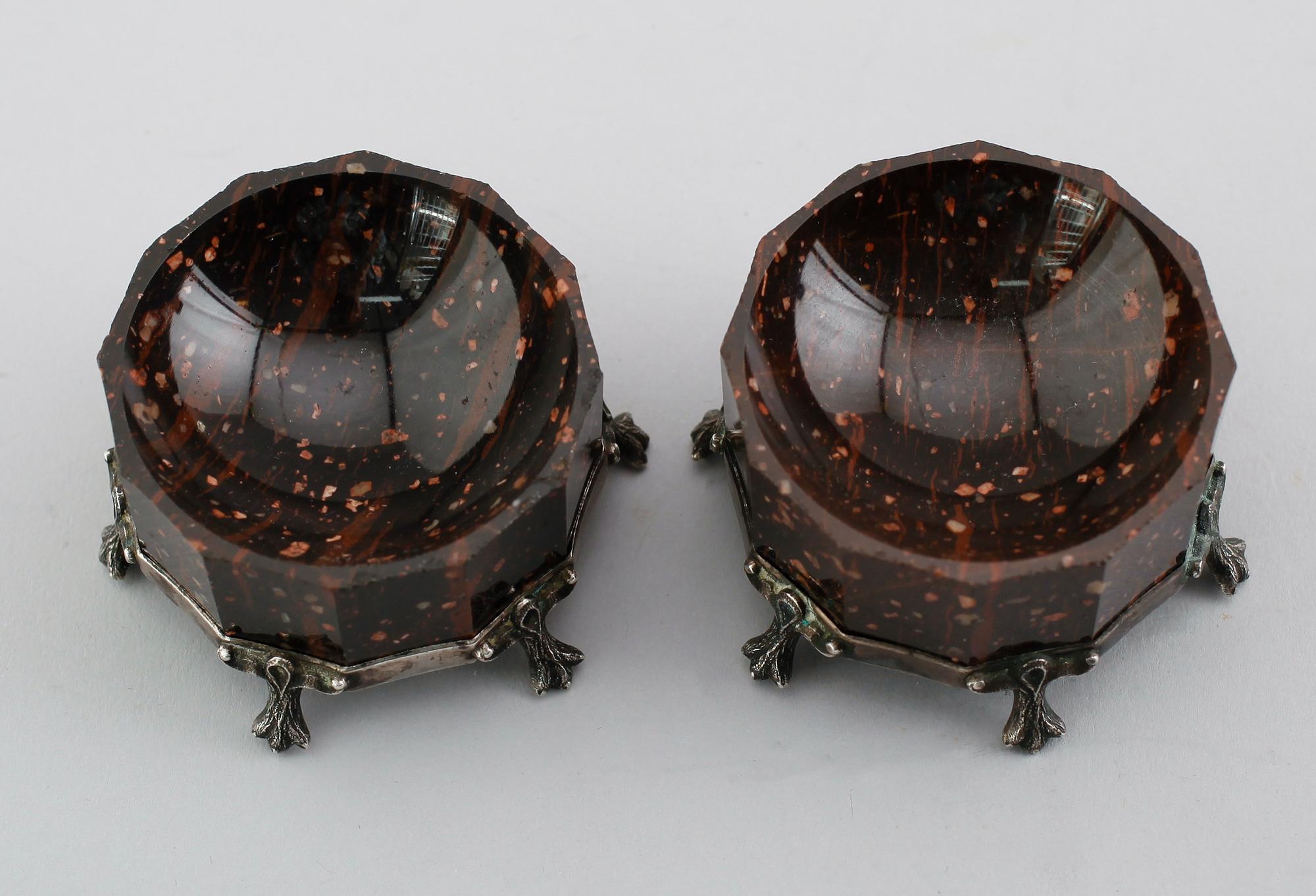 SALTKAR, 1 par, porfyr och silver, Stockholm 1884.