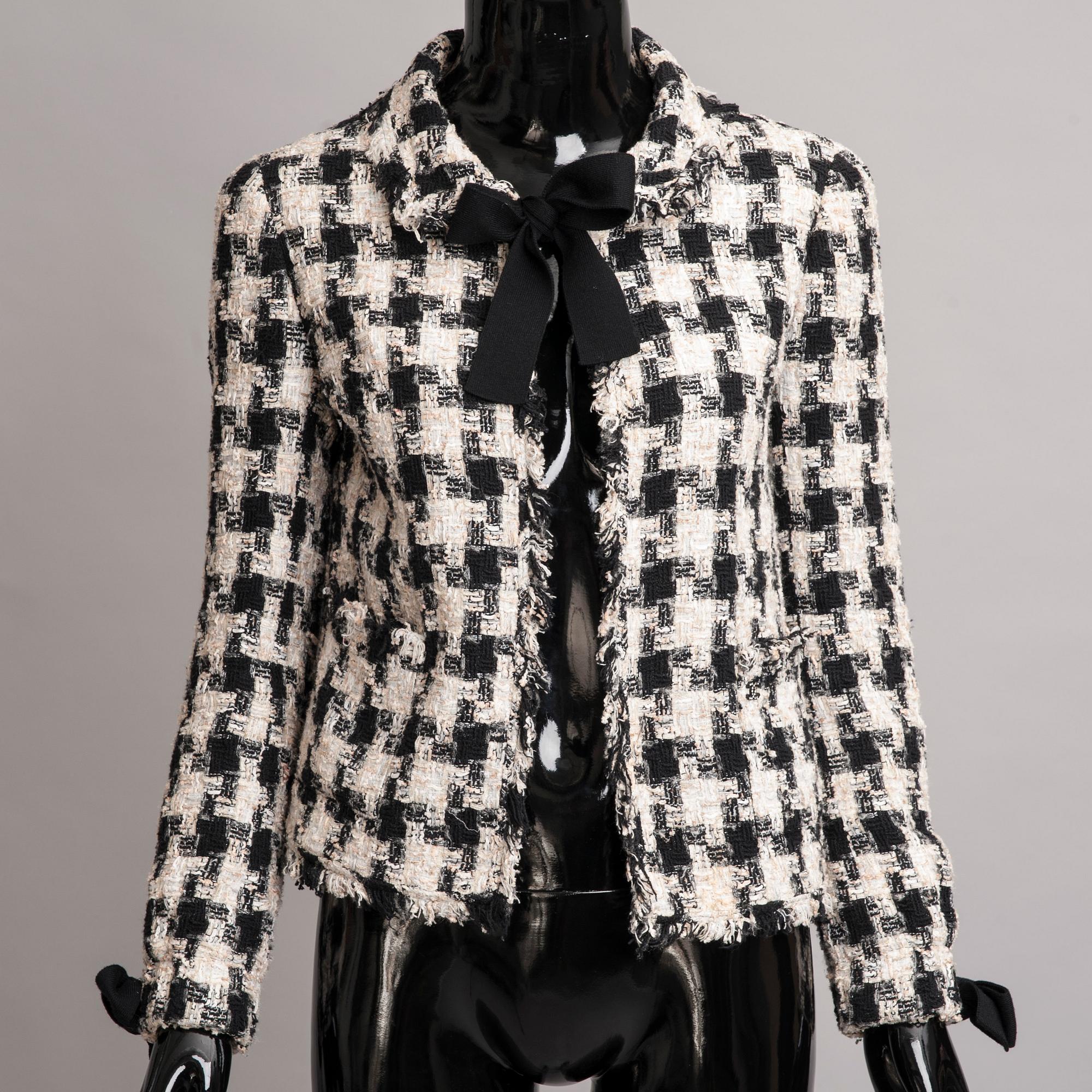 KAVAJ, Chanel.