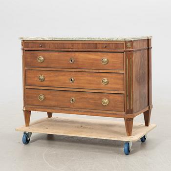Chest of drawers, Gustavian style, early 19th century.