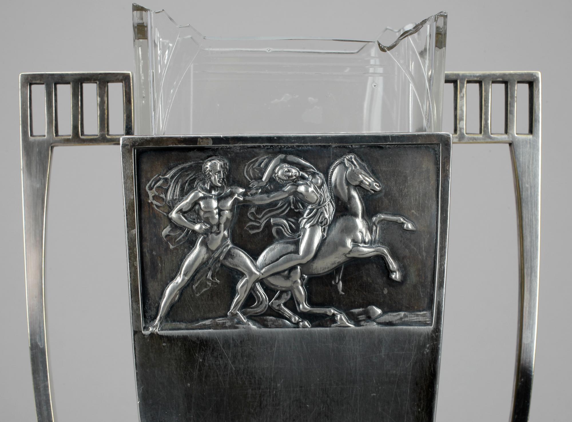 VAS, vitmetall samt glas, 1920-tal.