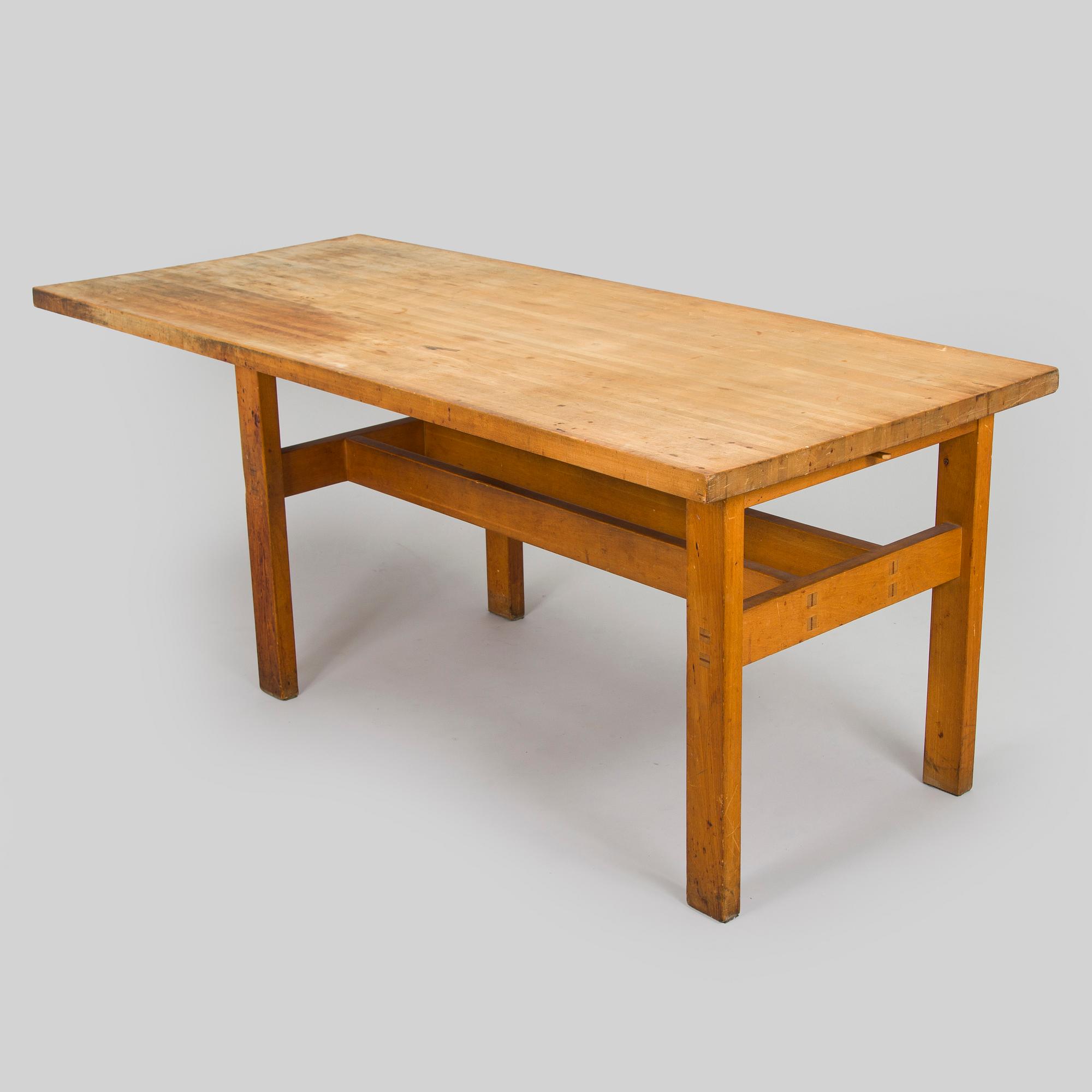 Olavi Hänninen, matbord för HMN Huonekalu Mikko Nupponen, Lahtis, 1960-tal.