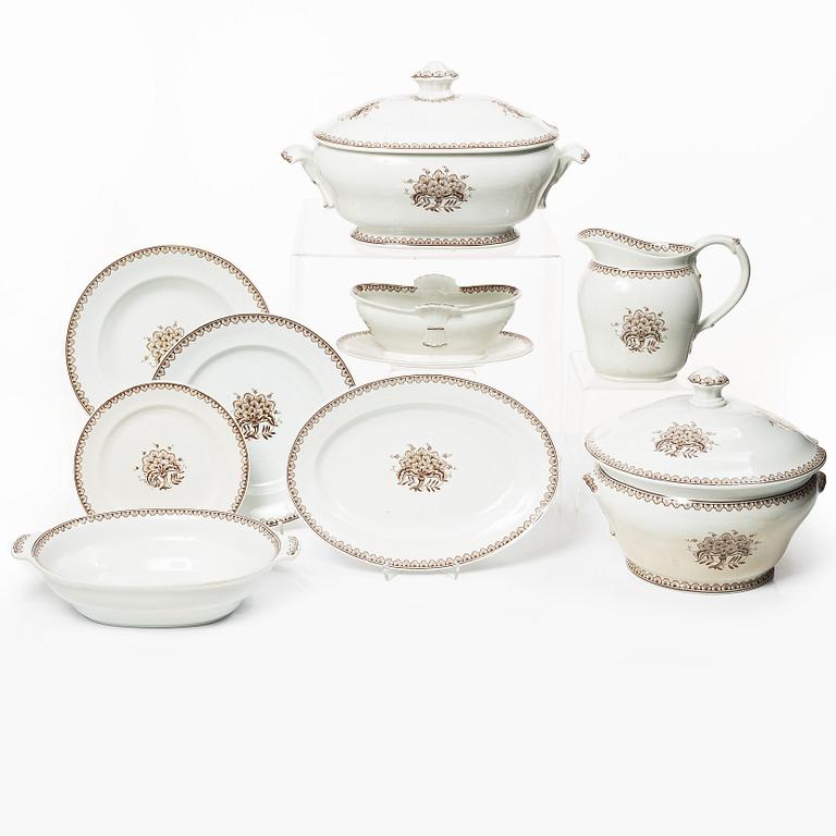 Wilhelm Kåge, 28 pieces of a ceamware 'Bruno' dinner service, Gustavsberg, Sweden, 1929-30.