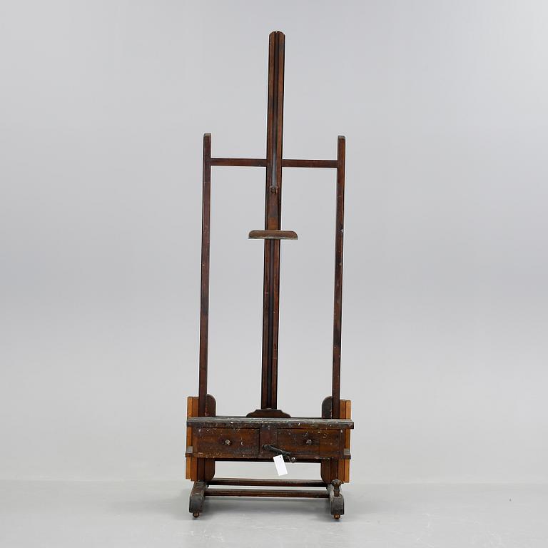 ATELJÉSTAFFLI, trä, 1900-talets mitt.