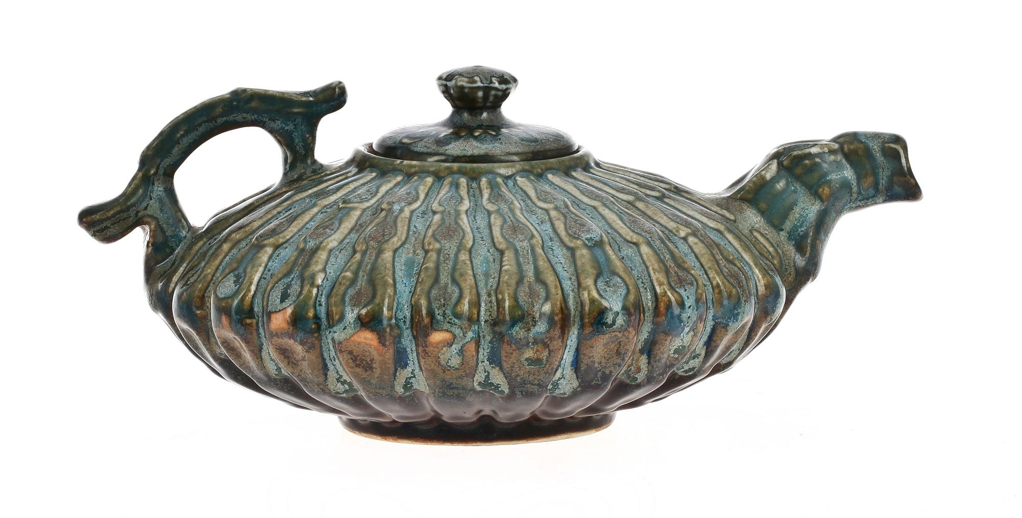 TEKANNA, porslin, trol Kina 1800/1900-tal.