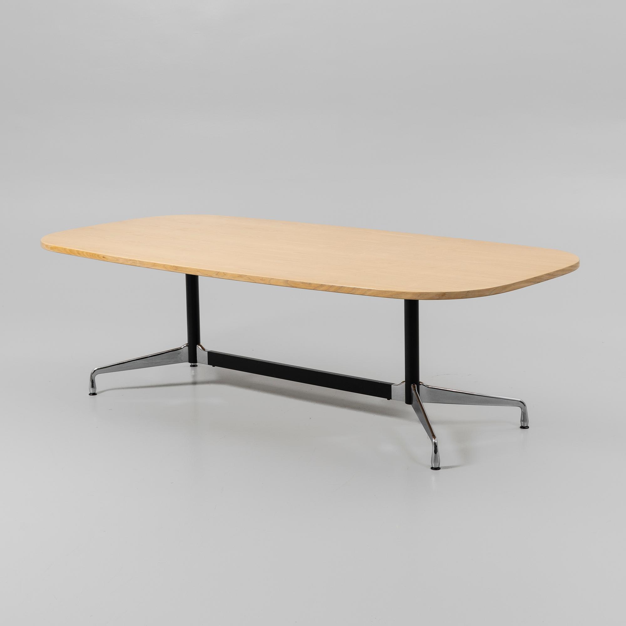 Charles & Ray Eames, Table, "Segmented table", Vitra.
