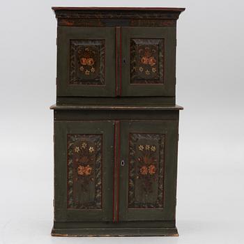 Pine cupboard, folk art, early 19th century.