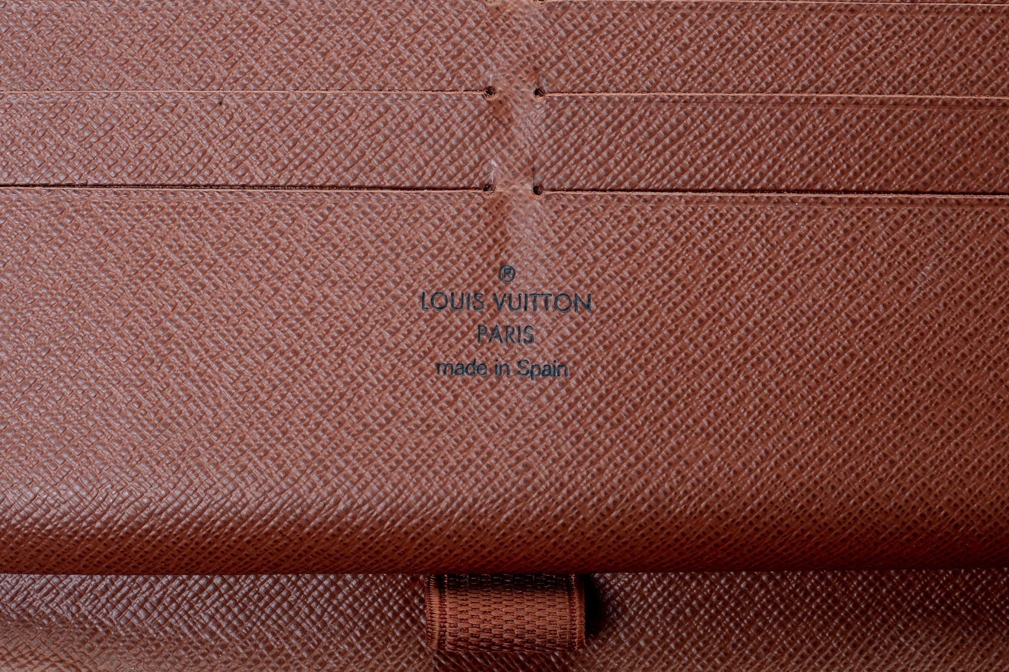 Louis Vuitton, Zippy Organizer, made in Spain.