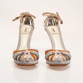 SKOR, Fendi.