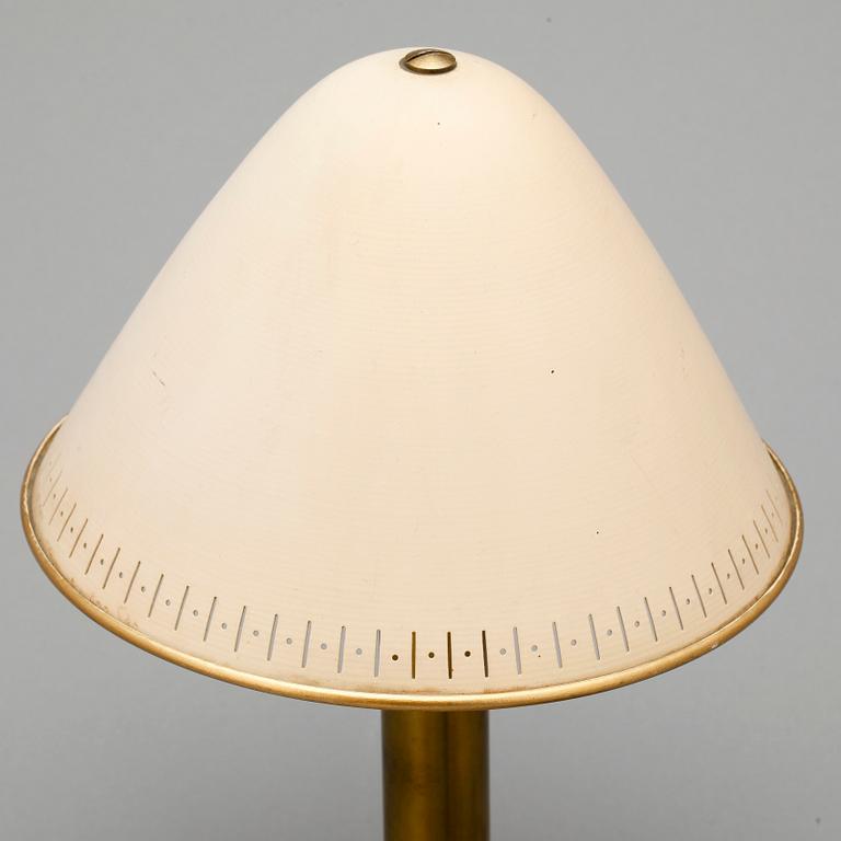 BORDSLAMPA, 1900-talets första hälft.