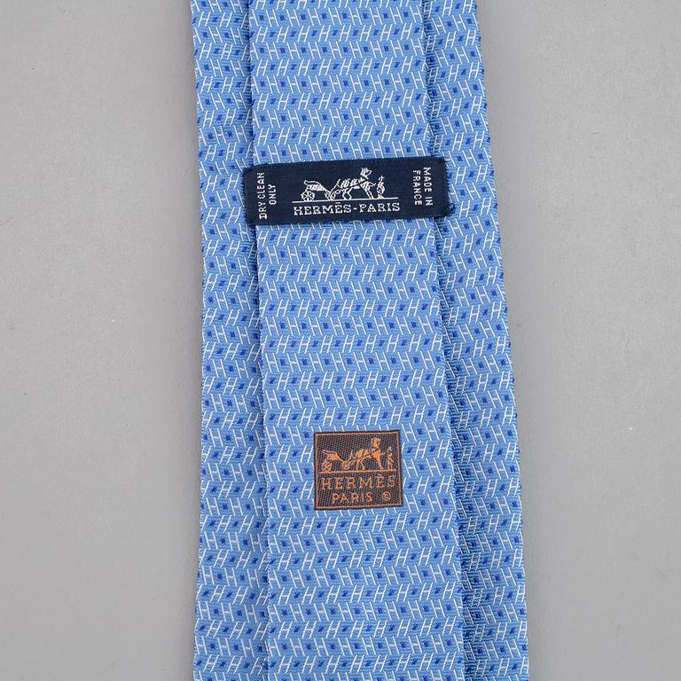 Hermès, 3 silk ties.