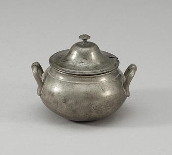 51. A Swedish pewter mustard bowl with cover, makers mark by F. Santesson, Stockholm 1850s.