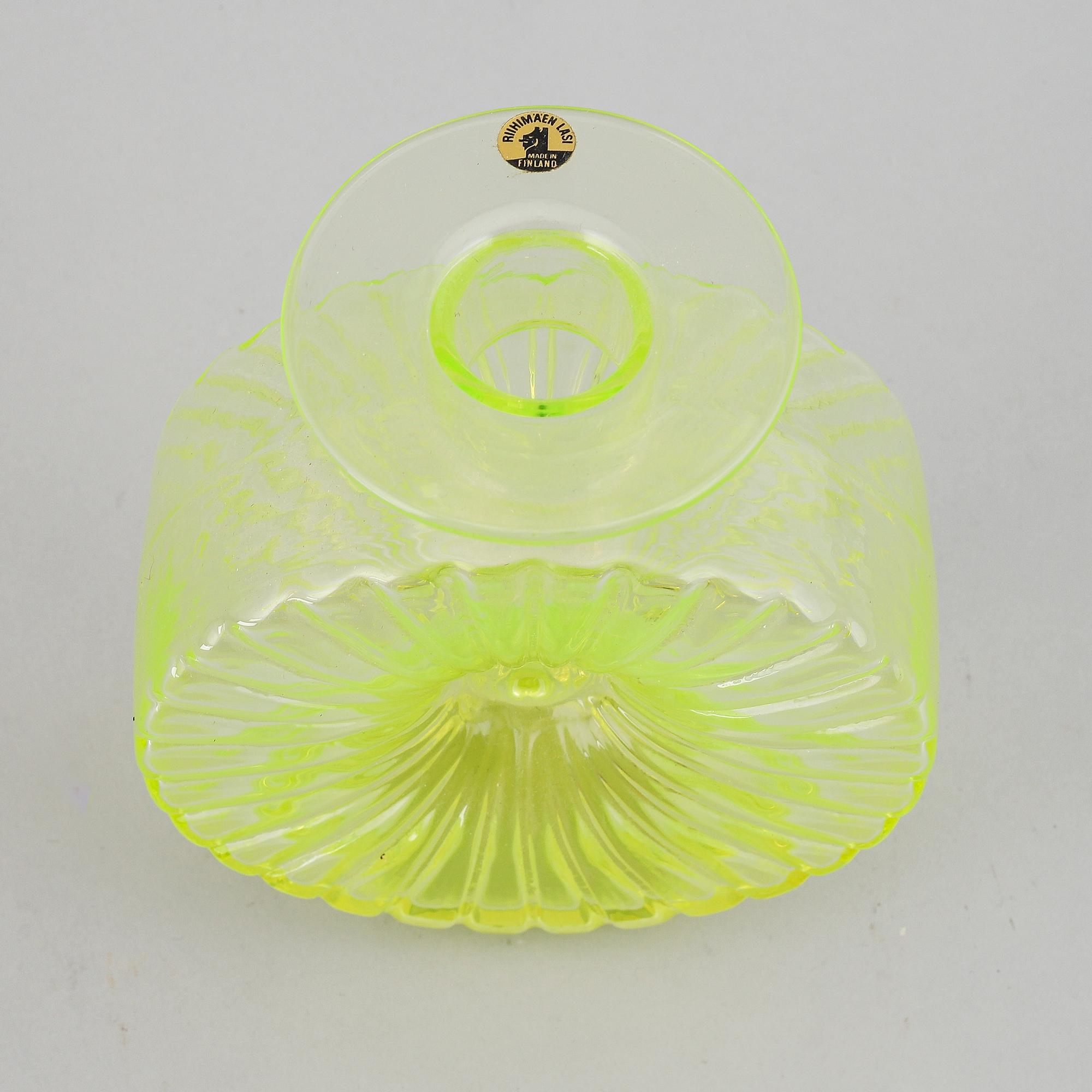 HELENA TYNELL, a sun glass bottle for Riihimäen Lasi Oy. In production 1964-1974.