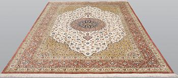 A silk Qum carpet, ca 295 x 195 cm.