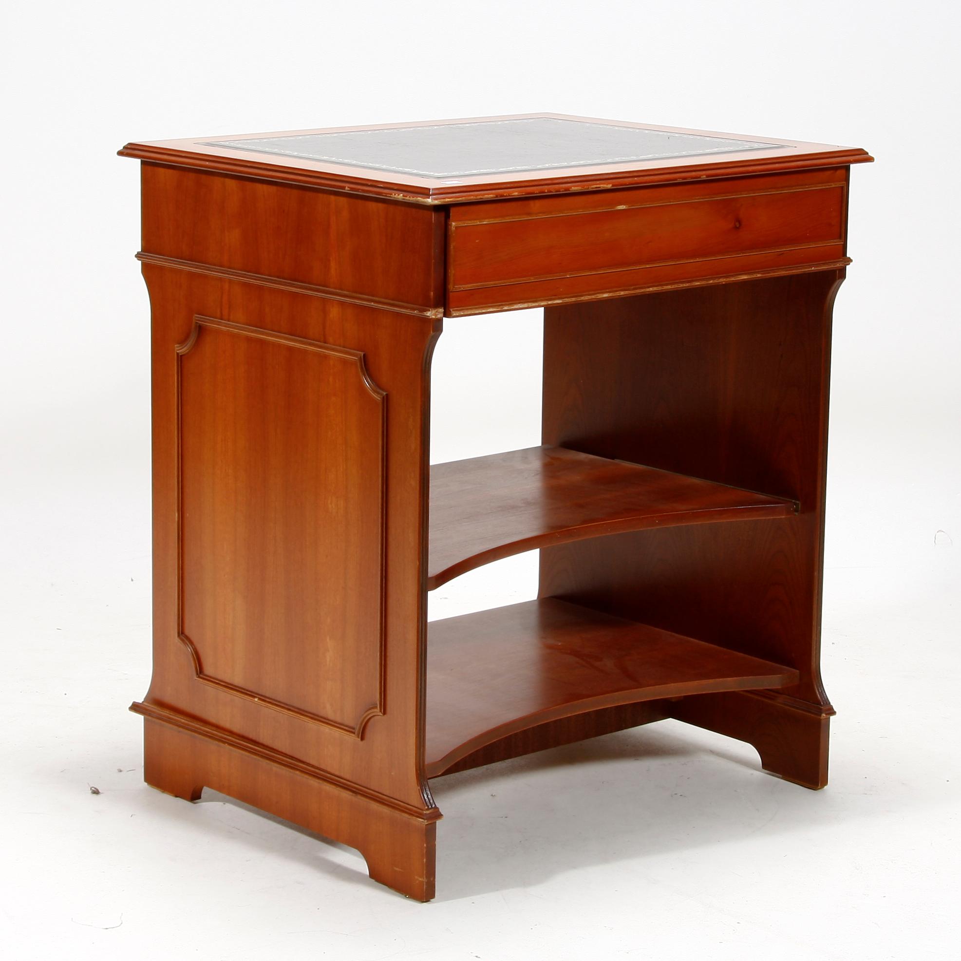 DATORBORD, engelsk stil, sent 1900-tal.