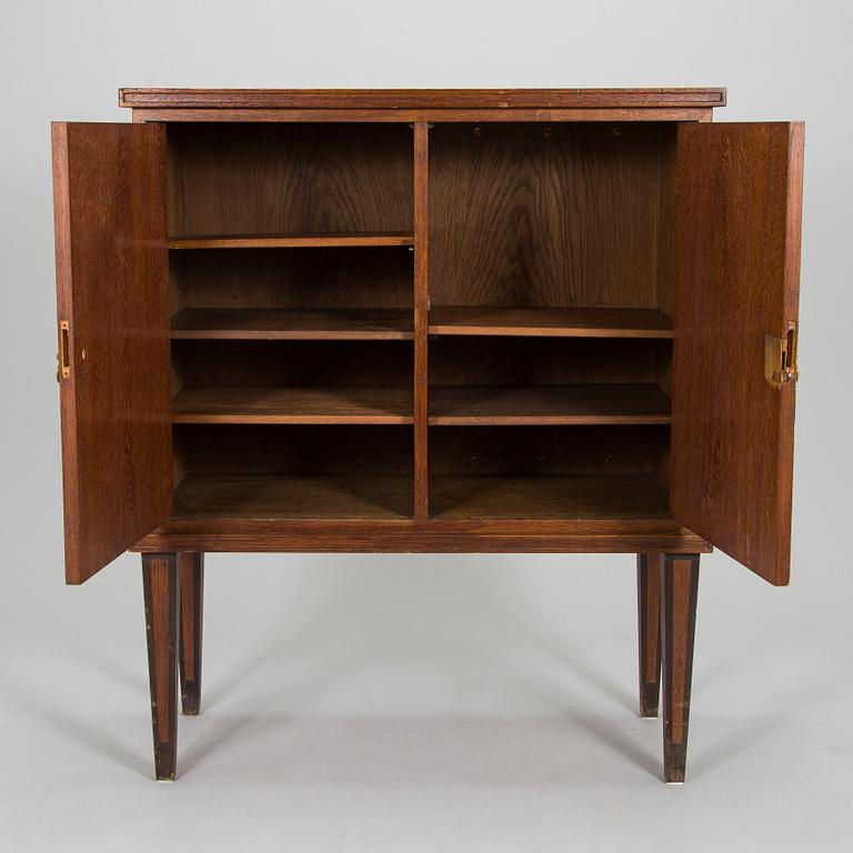 Birger Hahl, a 1930's cabinet by A. Salmi Huonekalutehdas.