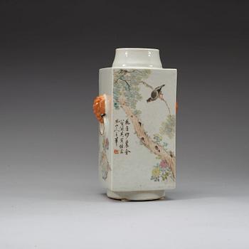 A square, famille rose vase. Late Qing Dynasty/Republic era, early 20th century.