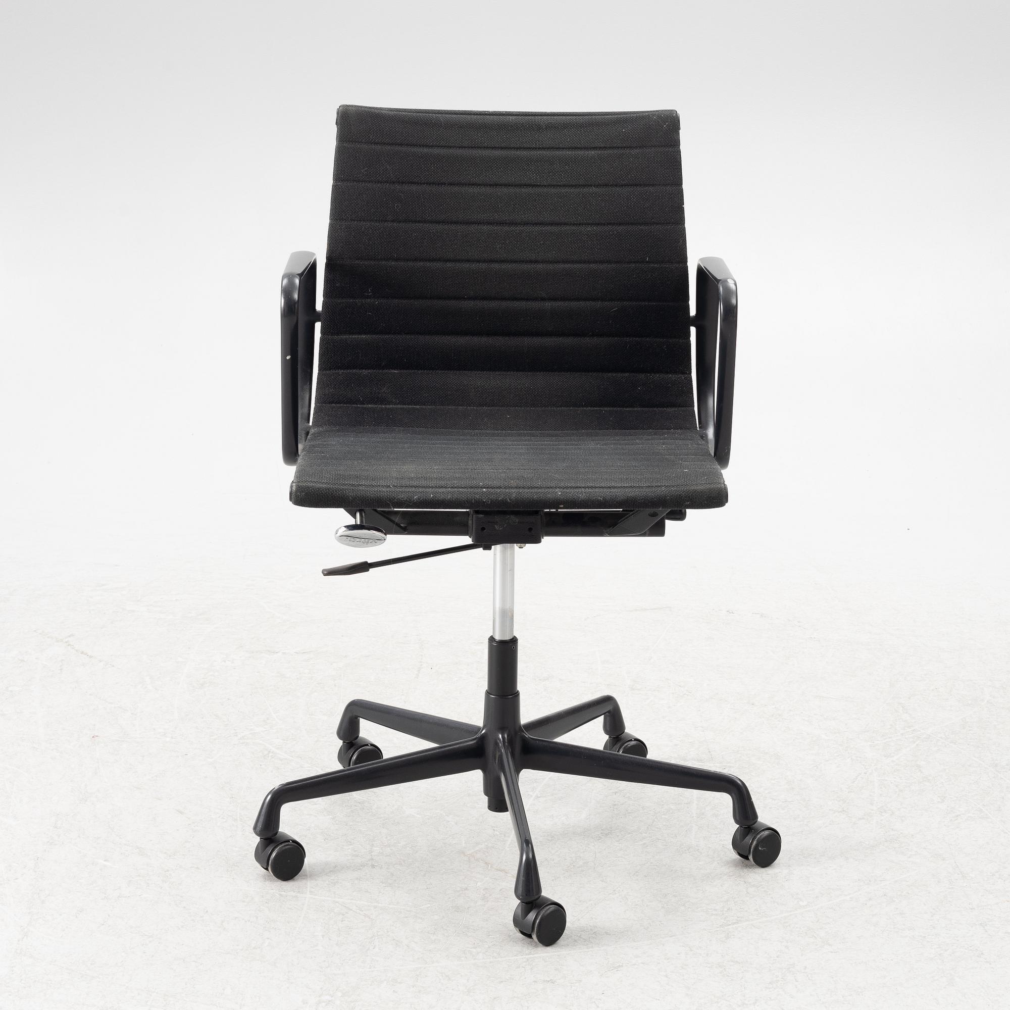 Charles & Ray Eames, kontorsstol, "EA 108" för Vitra.