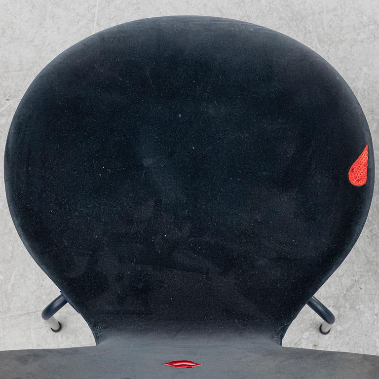 Arne Jacobsen, a pair of 'Sjuan' chairs, special edition Lala Berlin, Republic of Fritz Hansen, 2017.