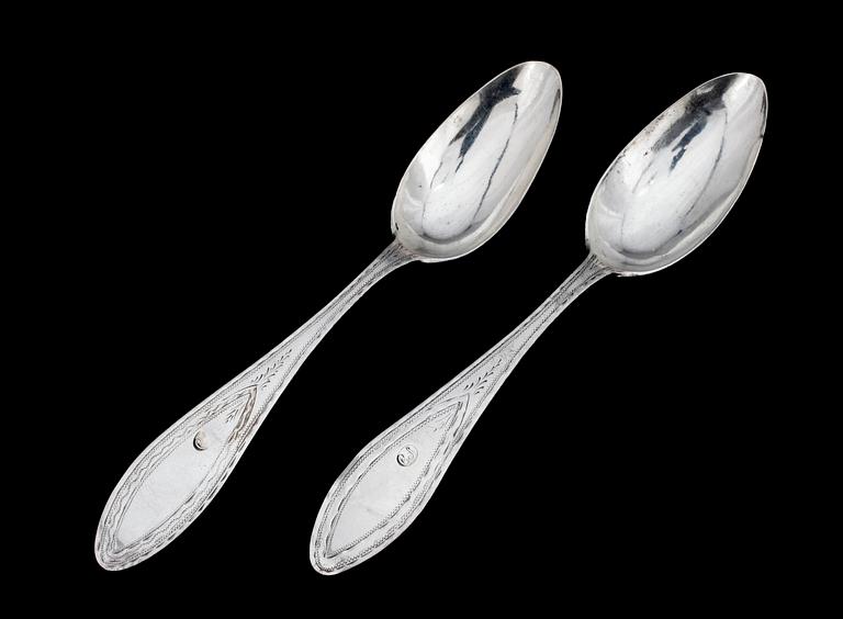 SKEDAR, ett par, silver, 1797. Otydl. stadsstämpel och mästarstämpel. Tot. vikt. 117 g.