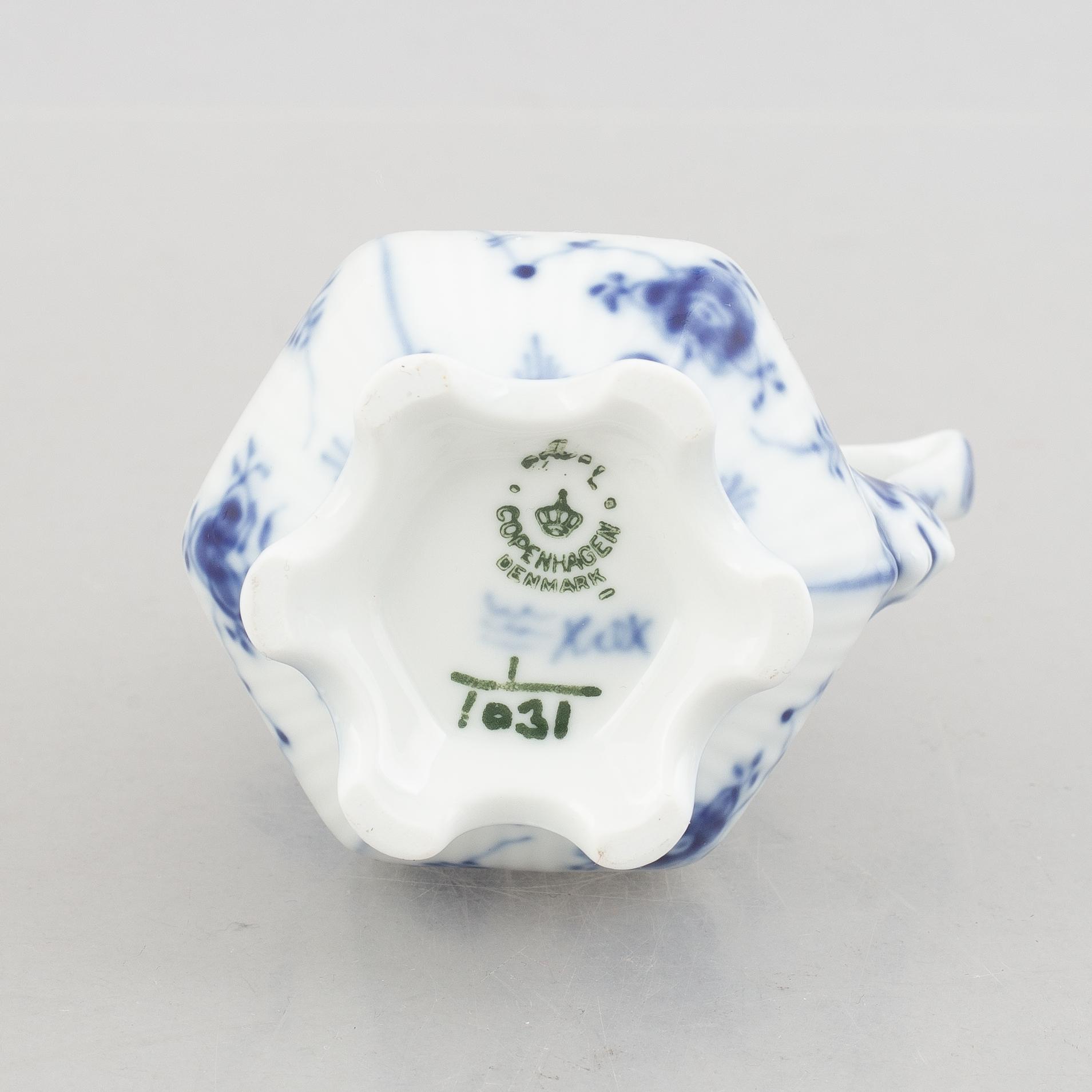 A set of thirteen 'Musselmalet' porcelain service parts, Royal Copenhagen, Denmark.