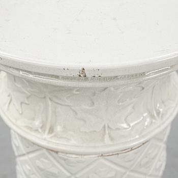 An early 20th Century piedestal.