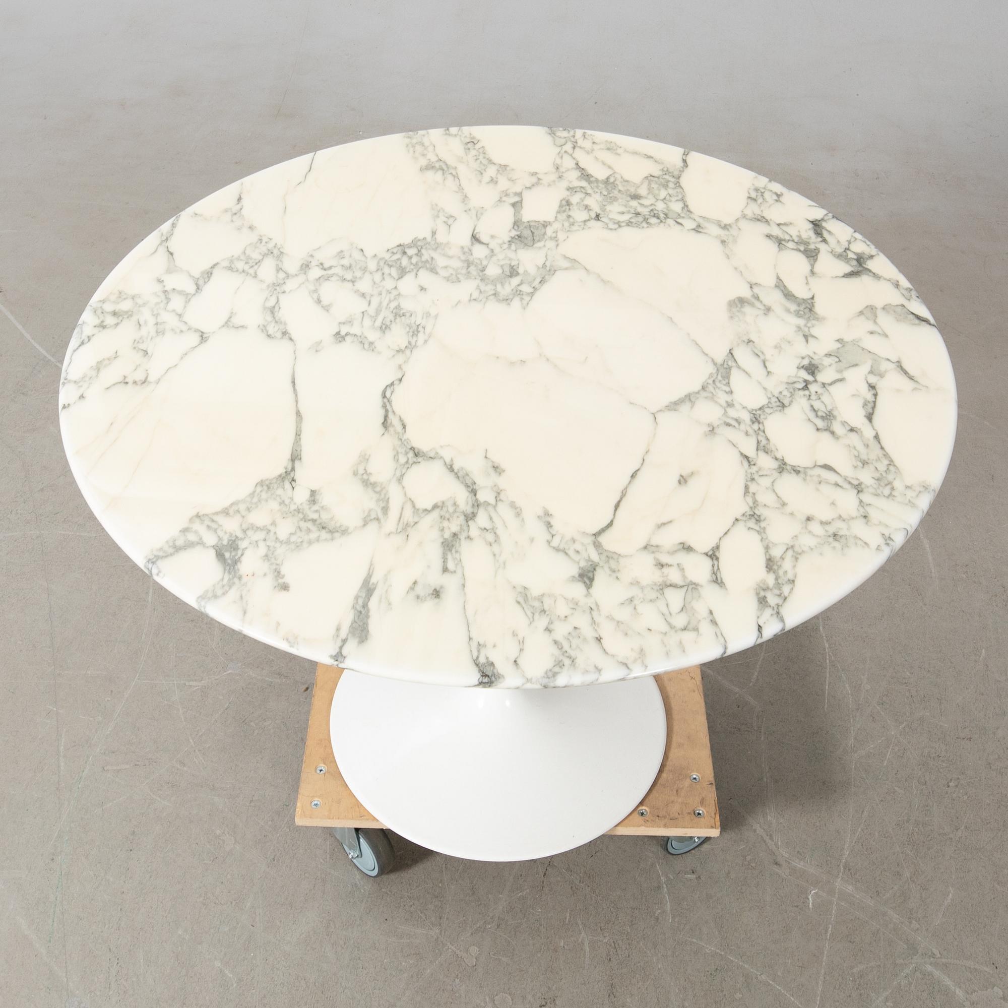 Eero Saarinen, table, "Tulip", Knoll International, late 20th century.