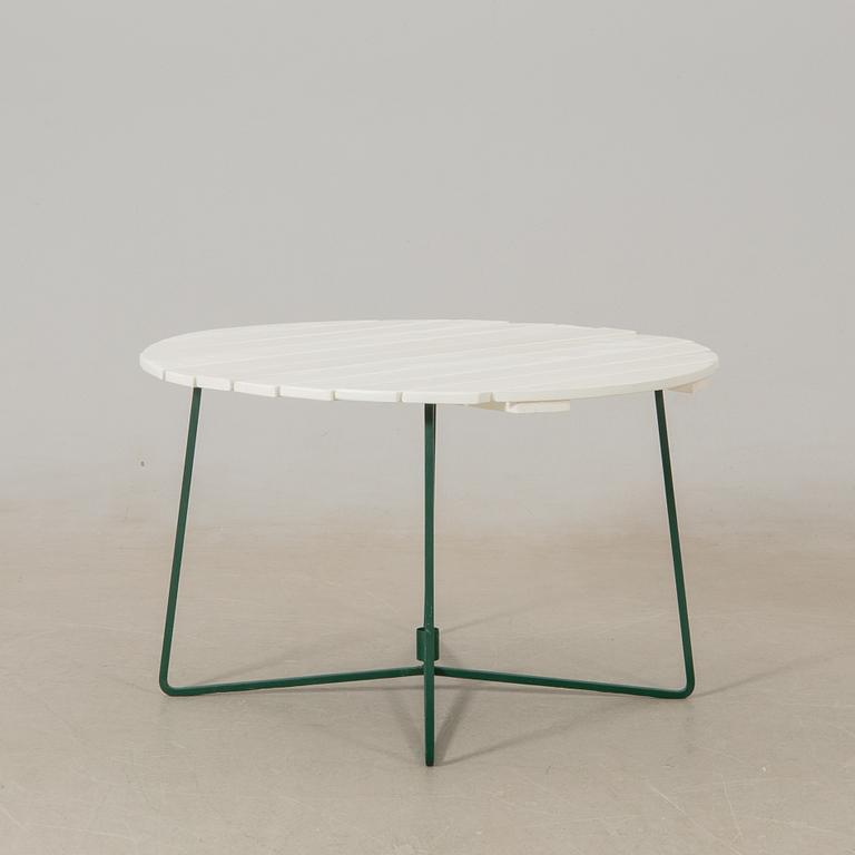 Arthur Lindqvist, garden group 5 dlr model 9A and chair no. 1, Grythyttan 20th century.