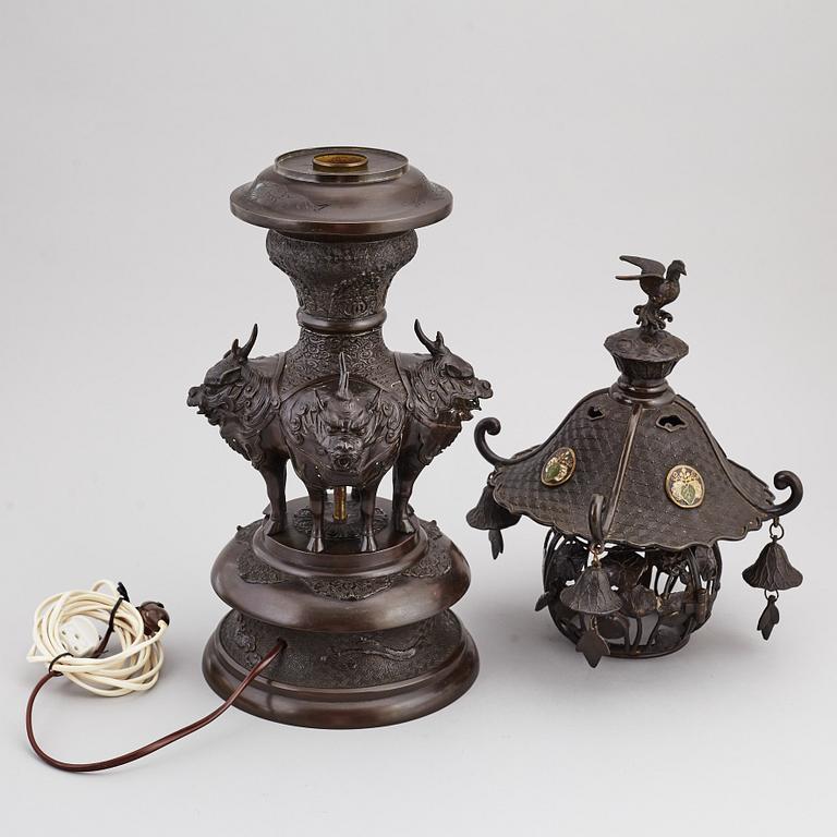 A Japanese bronze incense burner/pagoda, turned into a table lamp, 20th century.