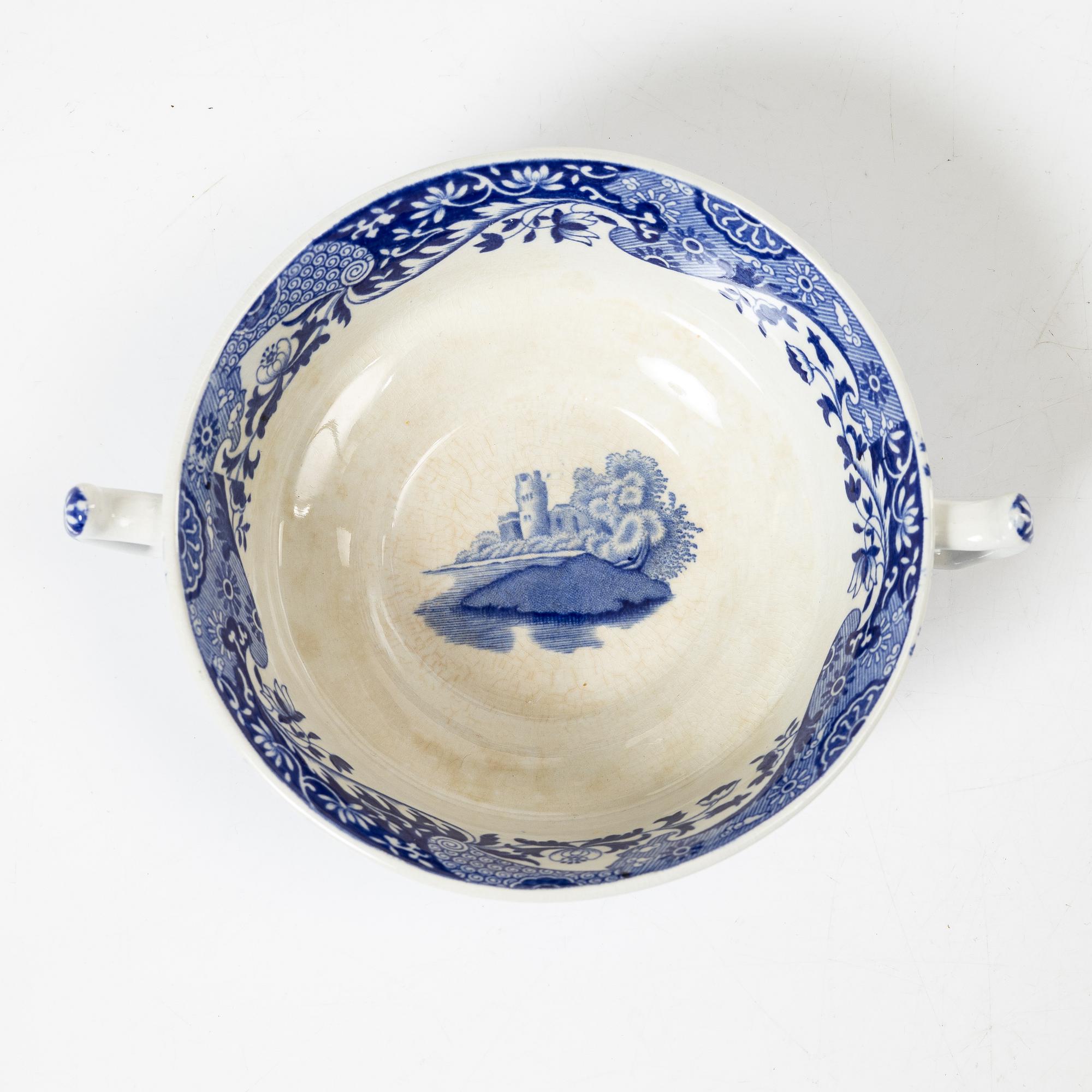A 42-piece 'Spode's Italian' dinner service, England, mid-20th century - 21st century.