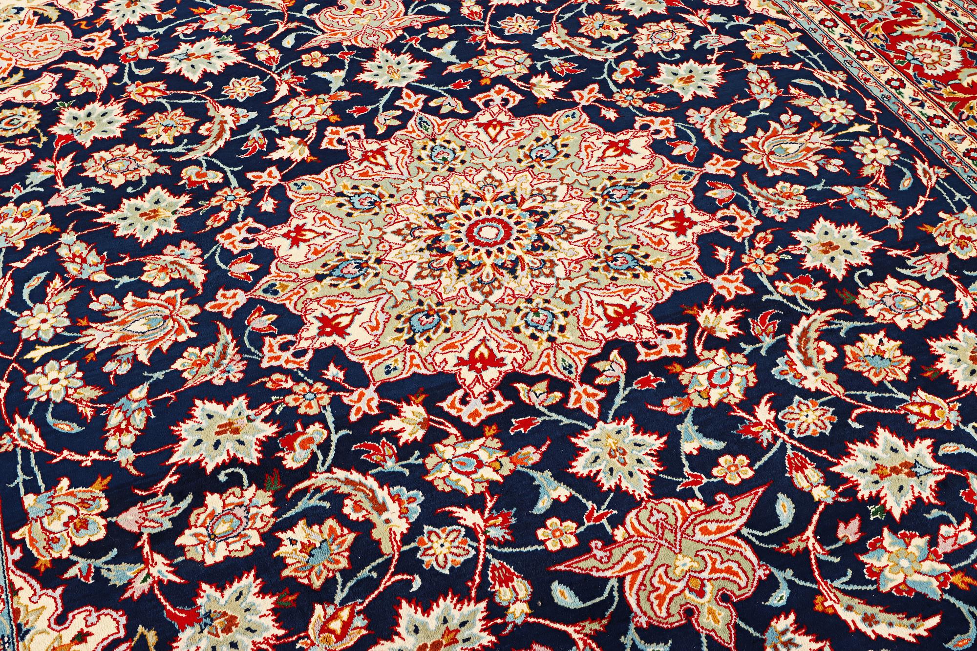 Matta, Keshan, ca. 365 x 257 cm.