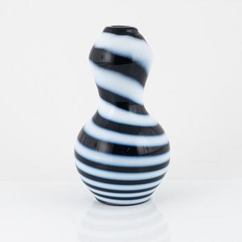 Tyra Lundgren, a glass vase, Reijmyre.