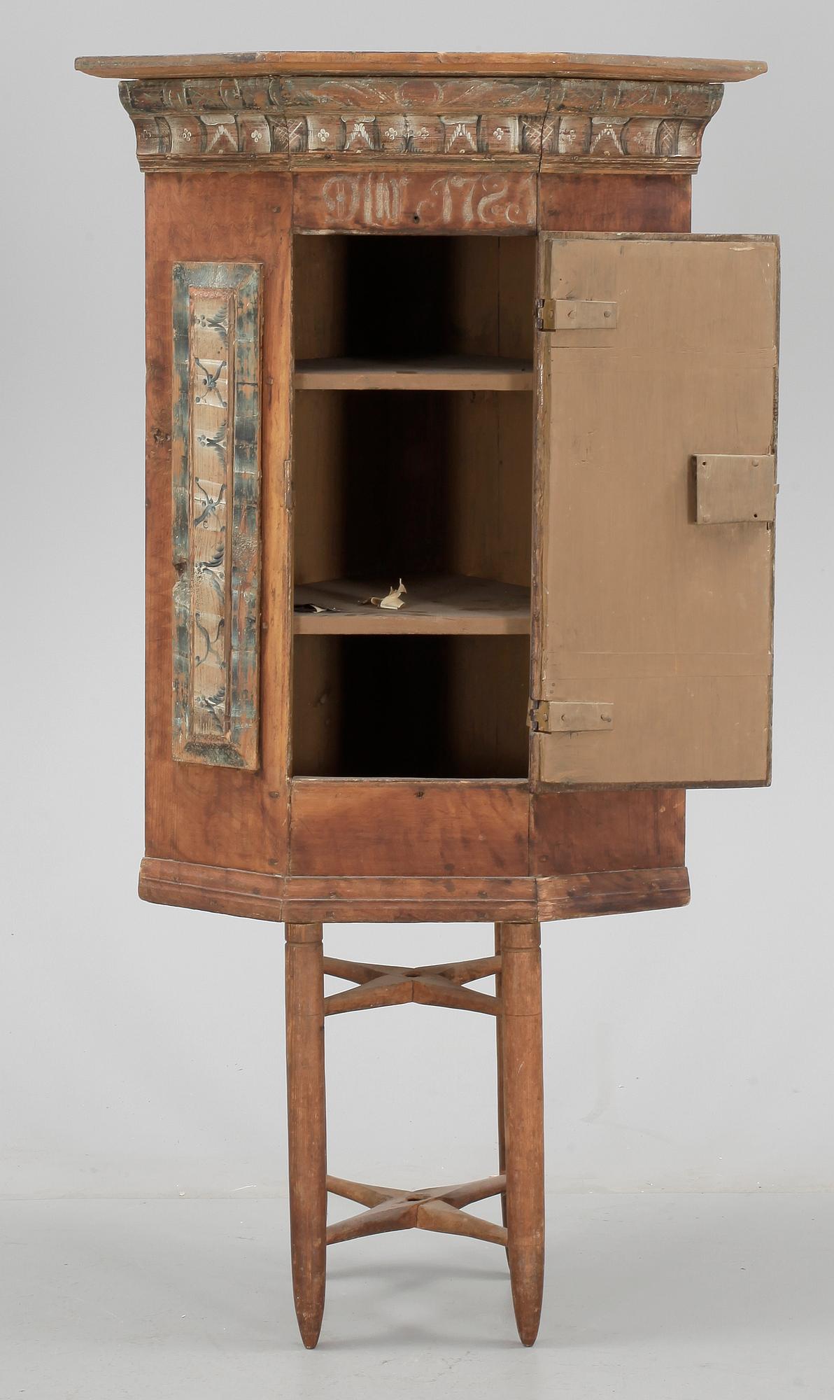 HÖRNSKÅP, Allmoge, daterad 1781.