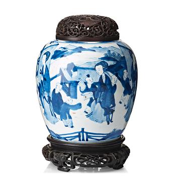 783. A blue and white jar, Qing dynasty, Kangxi (1662-1722).