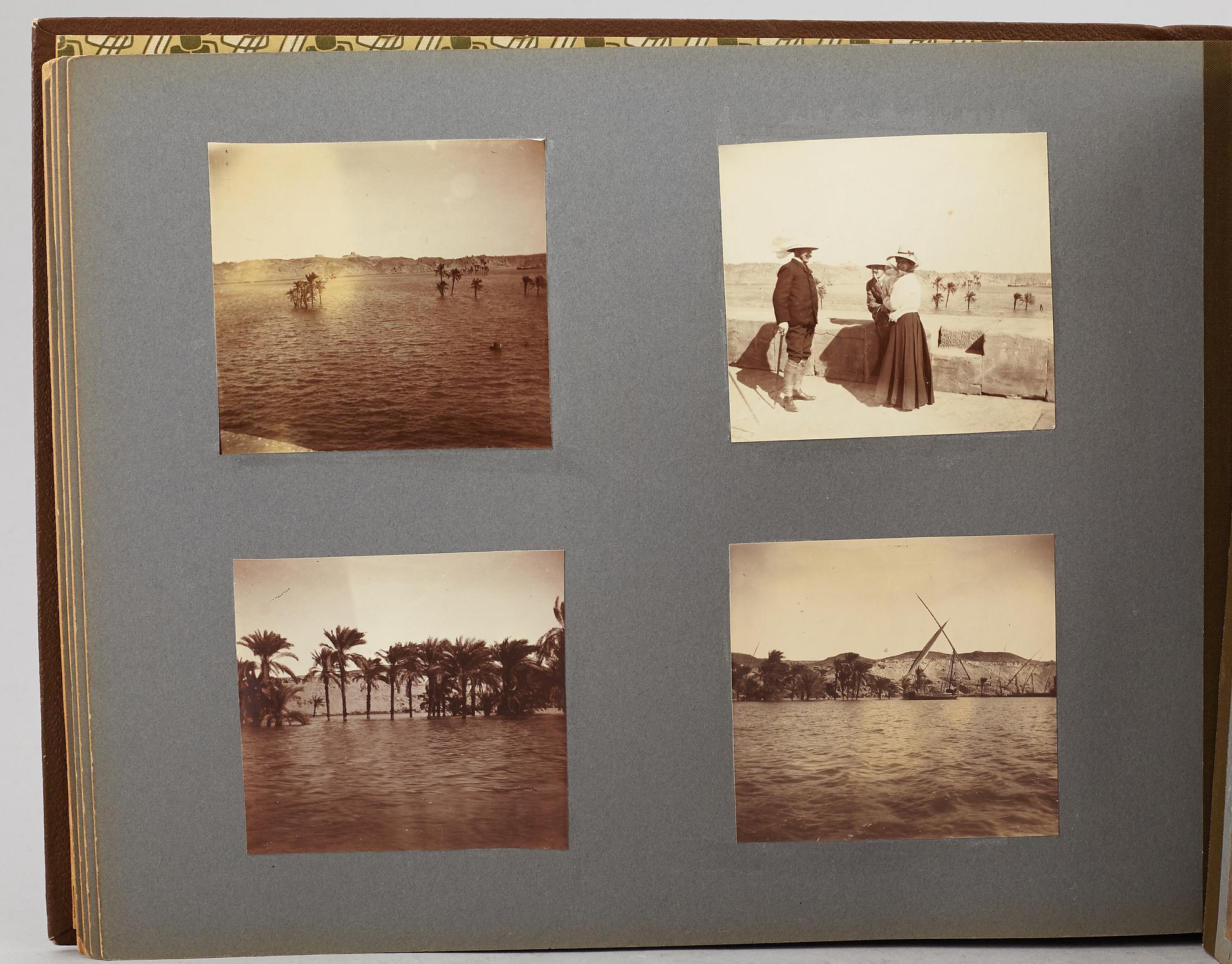 FOTOALBUM,   MEDELHAVSKRYSSNING 1905-06 MED KORVETTEN FREJA.