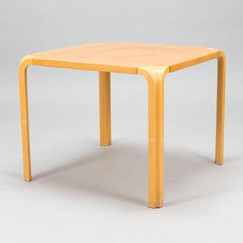 ALVAR AALTO, table X 800 A, Artek.