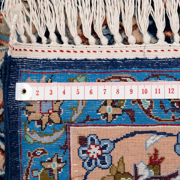 Carpet, Isfahan, ca 165 x 100 cm.