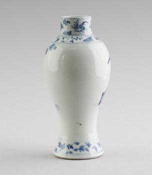VAS, porslin, Kina, sannolikt 1800-tal.