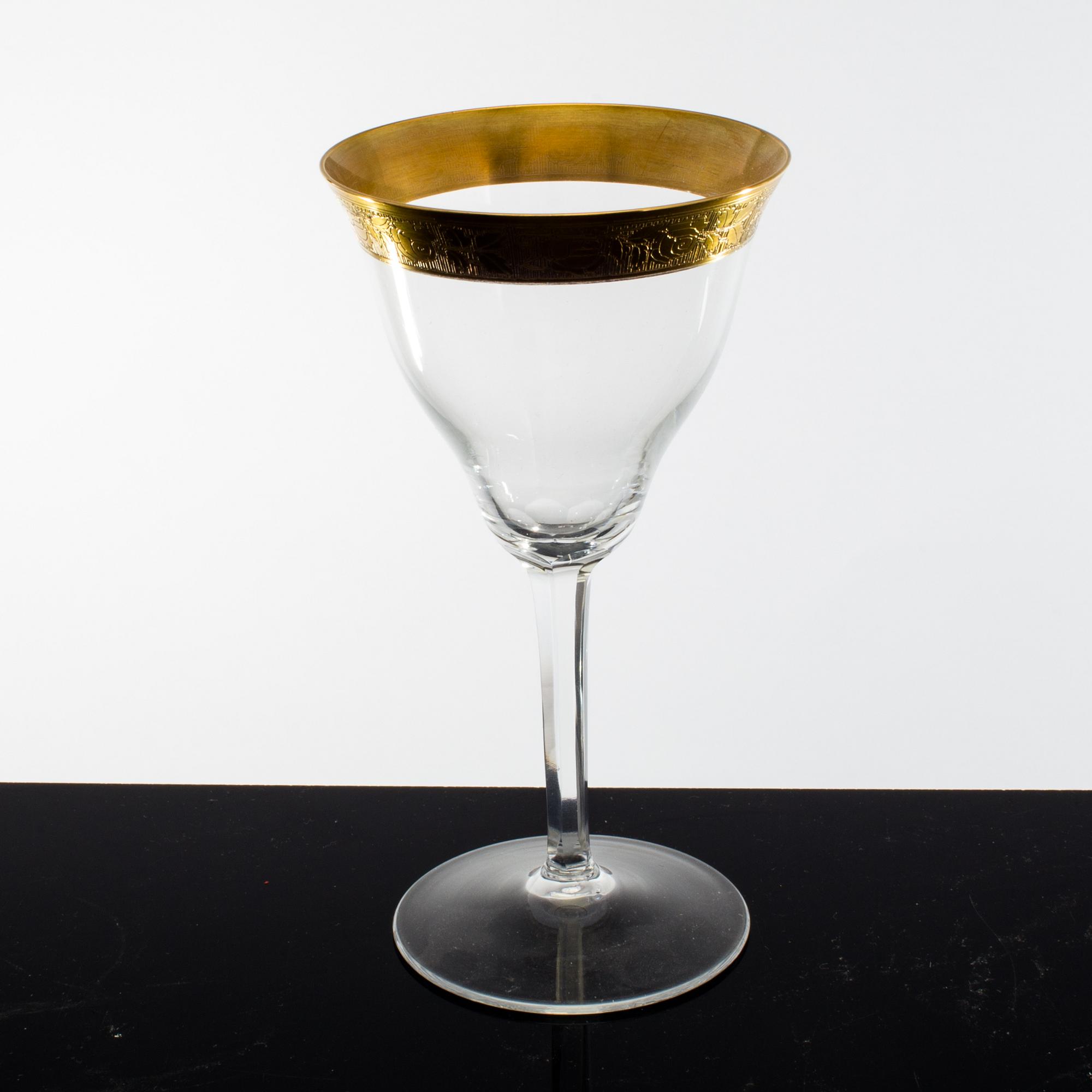 A lot of 18 wine glasses early 20th century.