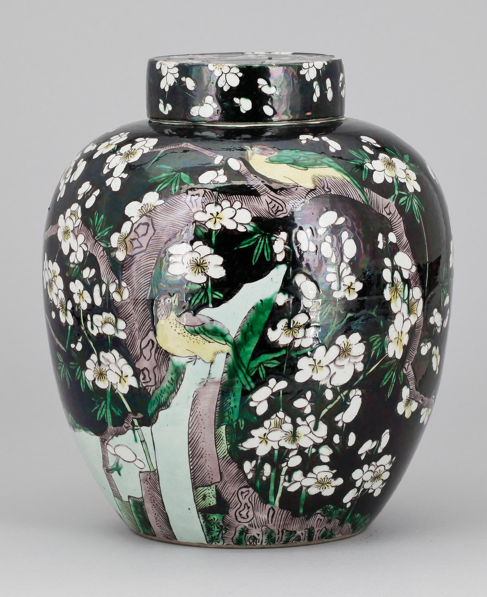 BOJAN med LOCK, porslin. Kina. Sen Qing.