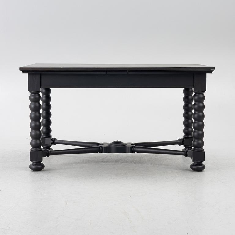 Dining table, first half of the 20th century.