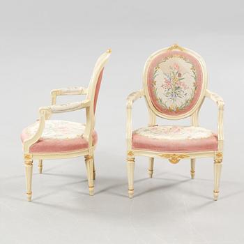 KARMSTOLAR, ett par, gustavianska, 1700-talets andra hälft.