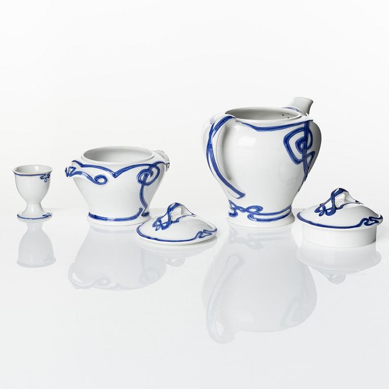 Villeroy & Boch, a 15 pieces creamware part service 'Blaue Olga', Dresden, early 20th century.