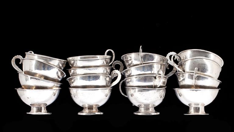 PUNCHKOPPAR, silver, 16 st snarlika. Bland annat GAB, Stockholm. 1963. Vikt ca 570g.