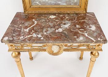 SPEGEL MED KONSOLBORD, gustaviansk stil, omkring sekelskiftet 1900.