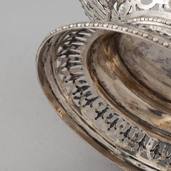 A German late 19th/early 20th century silver bread basket.