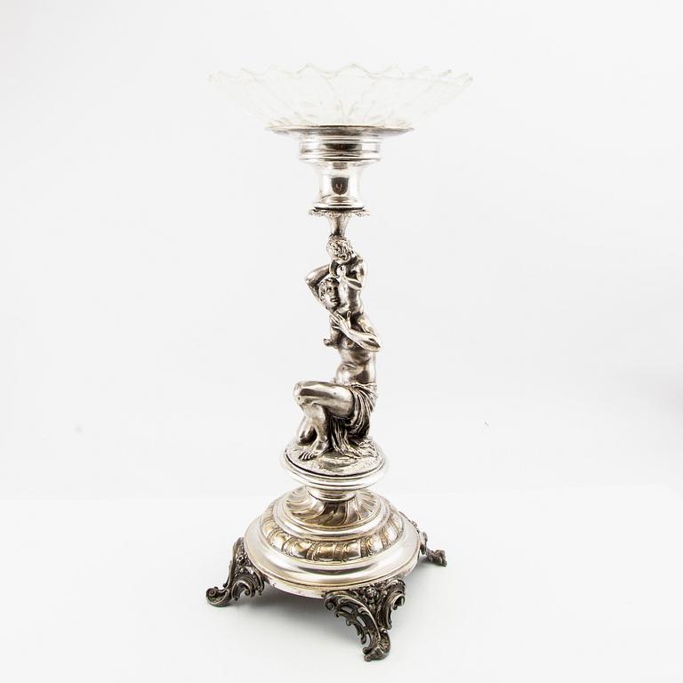 Bowl on foot, silver plate, late 19th century.